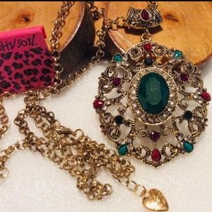 BETSEY JOHNSON GOLDTONE JEWEL PENDANT NECKLACE    (NEW WITH TAGS)